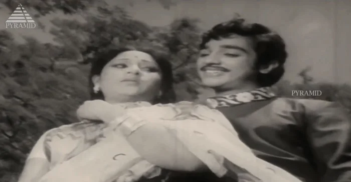 Pattampoochi Movie Poster